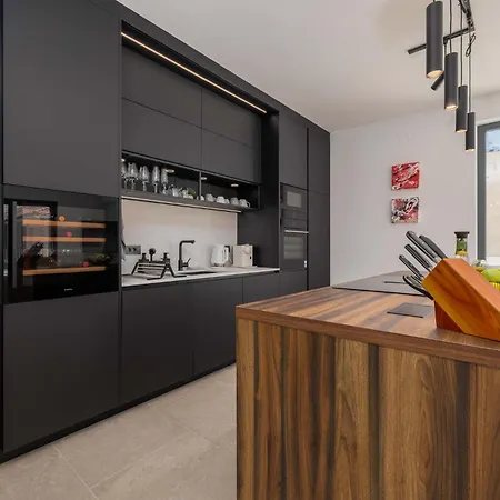 Amaris With Private Heated Pool Vila Malinska