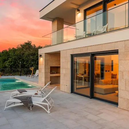 Vila Amaris With Private Heated Pool Malinska