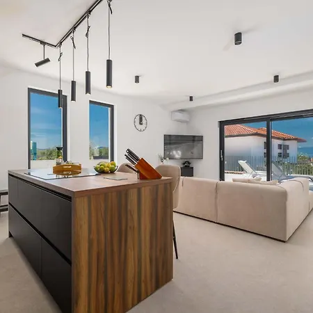 Amaris With Private Heated Pool * Malinska