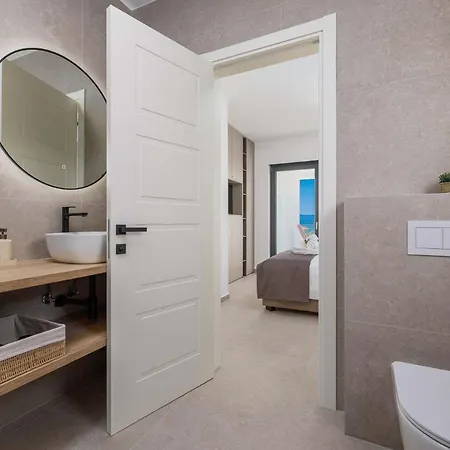 Amaris With Private Heated Pool Vila Malinska