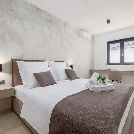 Amaris With Private Heated Pool * Malinska