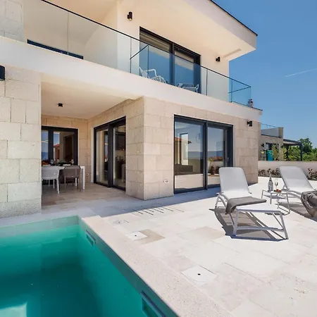 Amaris With Private Heated Pool Vila Malinska