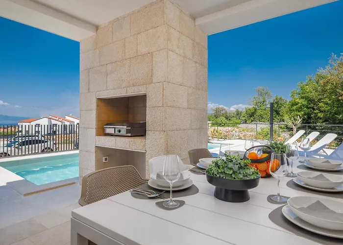 Amaris With Private Heated Pool Villa Malinska