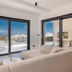 Amaris With Private Heated Pool Vila *