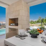 Amaris With Private Heated Pool Vila Malinska