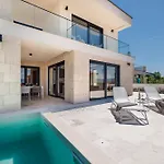 Amaris With Private Heated Pool Vila Malinska