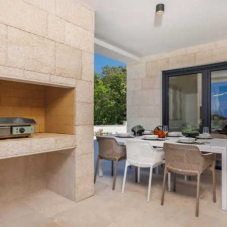 וילה Amaris With Private Heated Pool