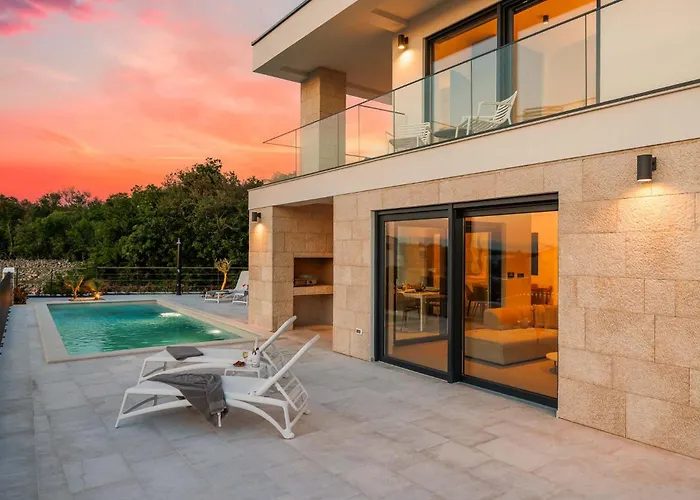 فيلة Amaris With Private Heated Pool مالينسكا
