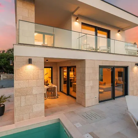 Amaris With Private Heated Pool 말린스카