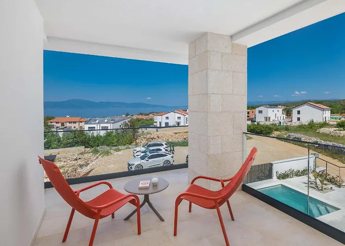 Amaris With Private Heated Pool 빌라