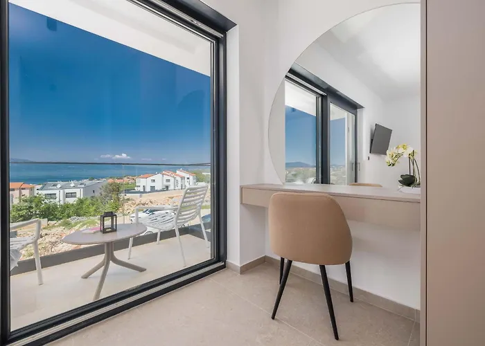 Amaris With Private Heated Pool 빌라 *