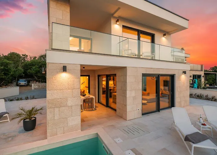 Amaris With Private Heated Pool 말린스카