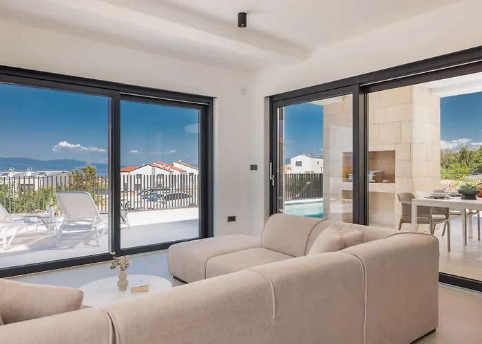 Amaris With Private Heated Pool 빌라 *