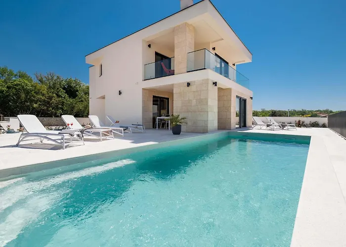 Amaris With Private Heated Pool *